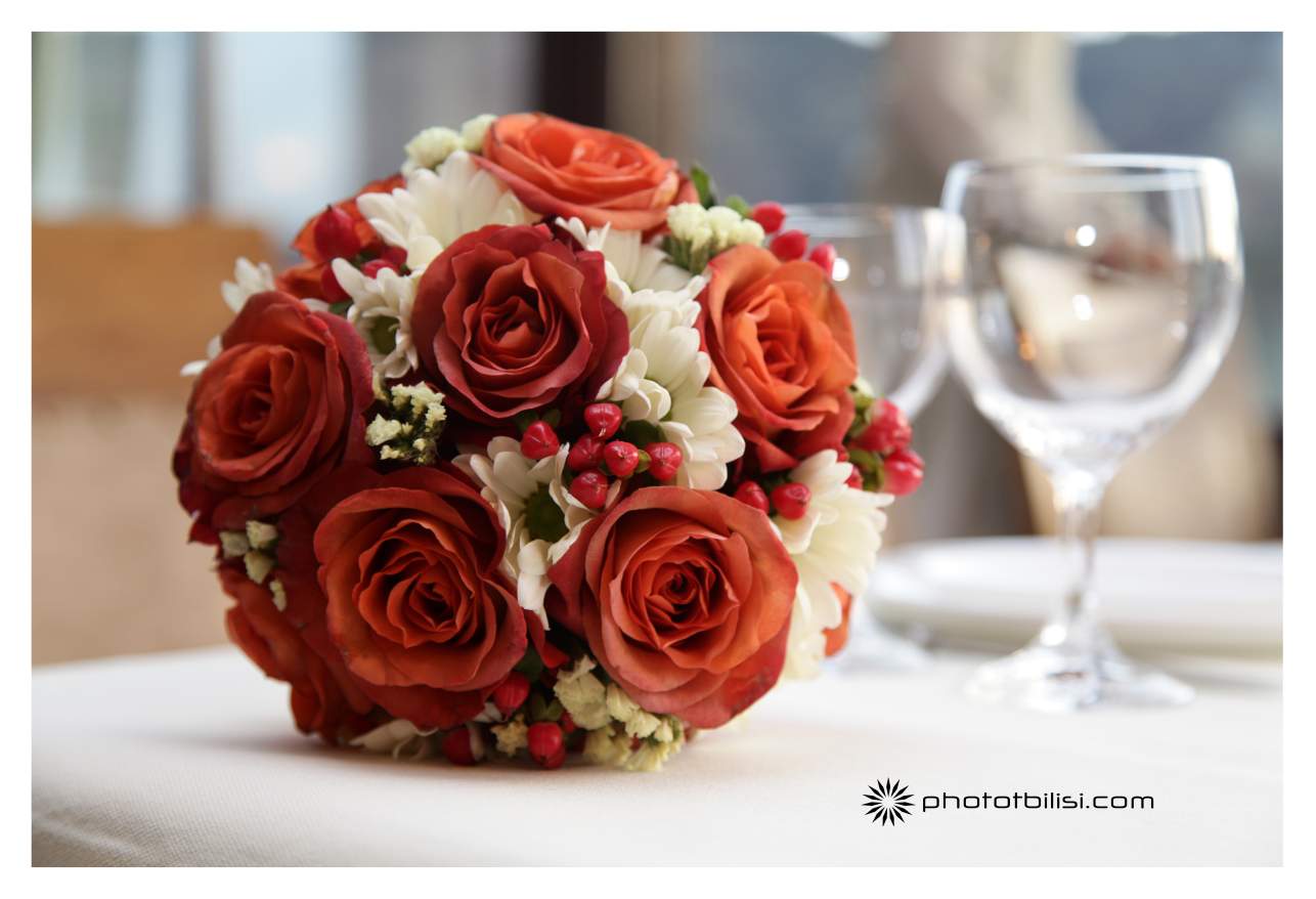 Bouquet in Tbilisi wedding Alex by phototbilisi photographer tbilisilovesyou