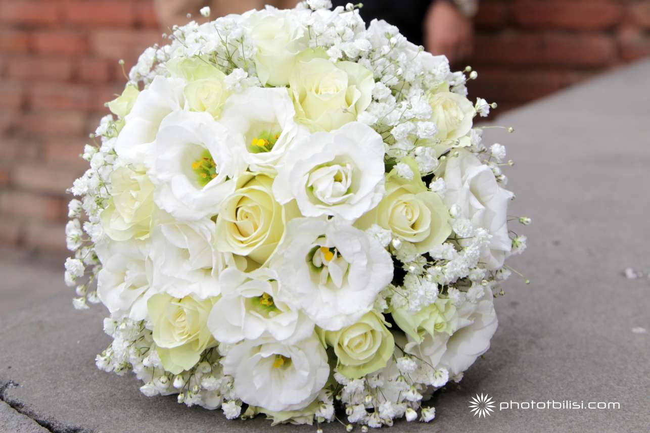 Bouquet in Tbilisi wedding Alex by phototbilisi photographer tbilisilovesyou