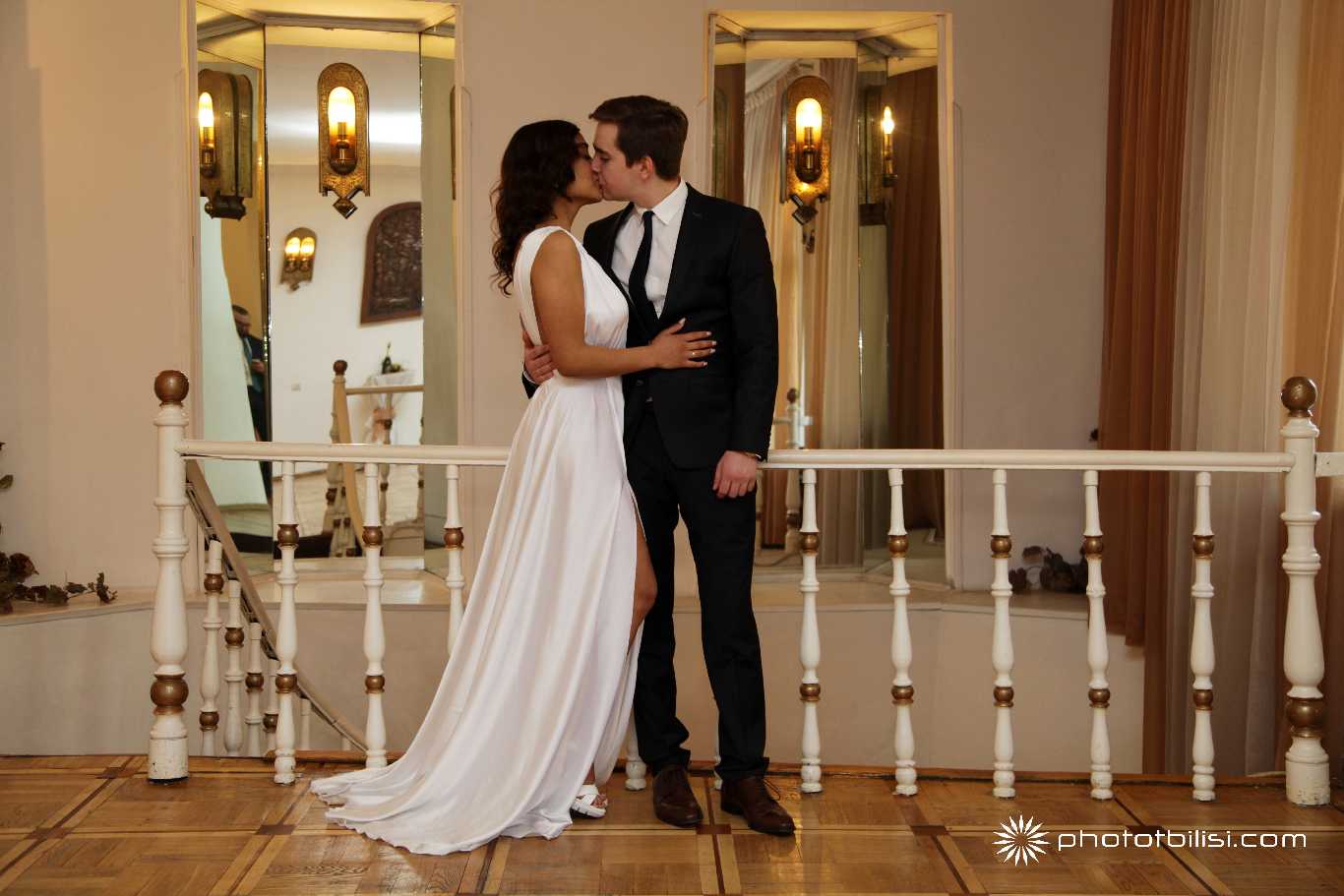 Elope-style wedding in Tbilisi